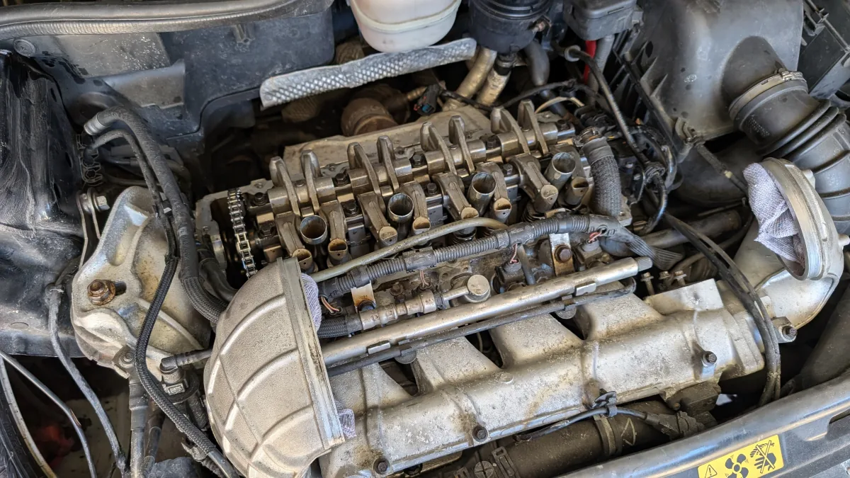 Detalle del motor del Mini durante el desmontaje